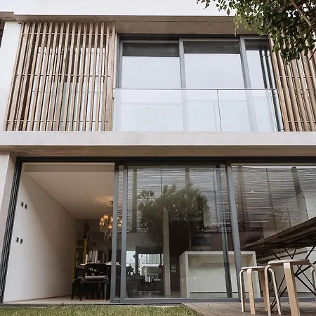 Quaint & Chic Seaside Vila