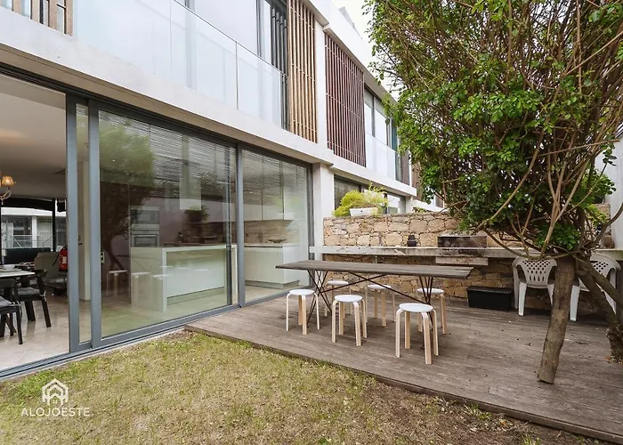 Quaint & Chic Seaside Vila Santa Cruz (Oeste)