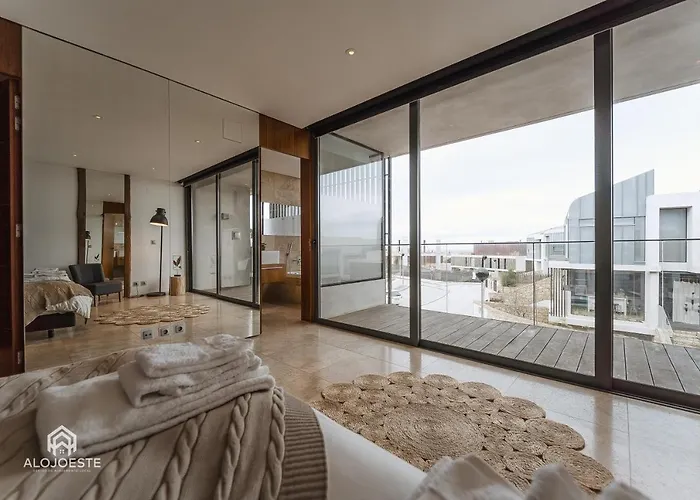 Quaint & Chic Seaside Vila