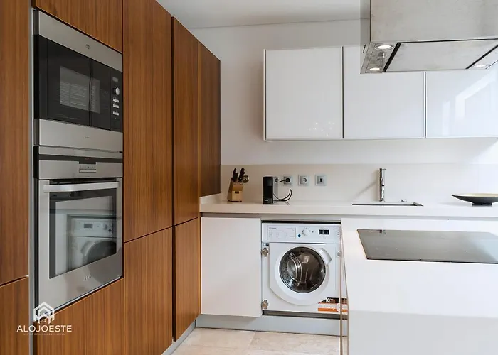 Quaint & Chic Seaside Vila *