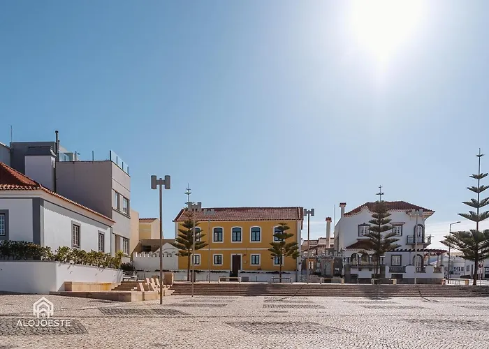 Quaint & Chic Seaside Vila *