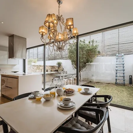 Quaint & Chic Seaside Villa Santa Cruz (Oeste)