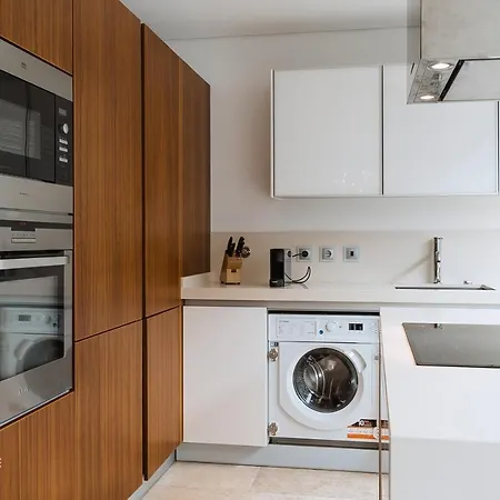 Quaint & Chic Seaside Villa *