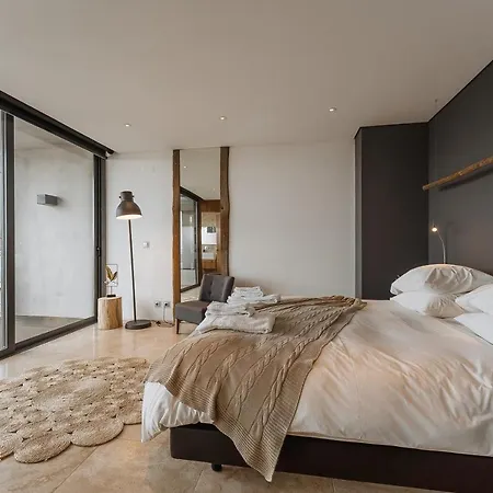 Quaint & Chic Seaside Villa