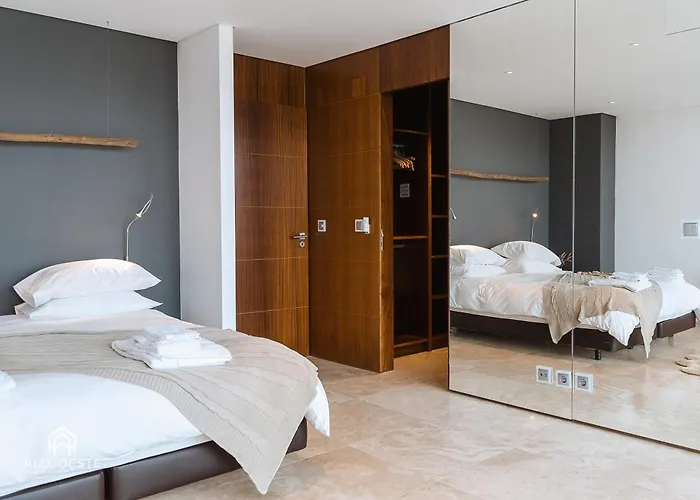 Quaint & Chic Seaside *